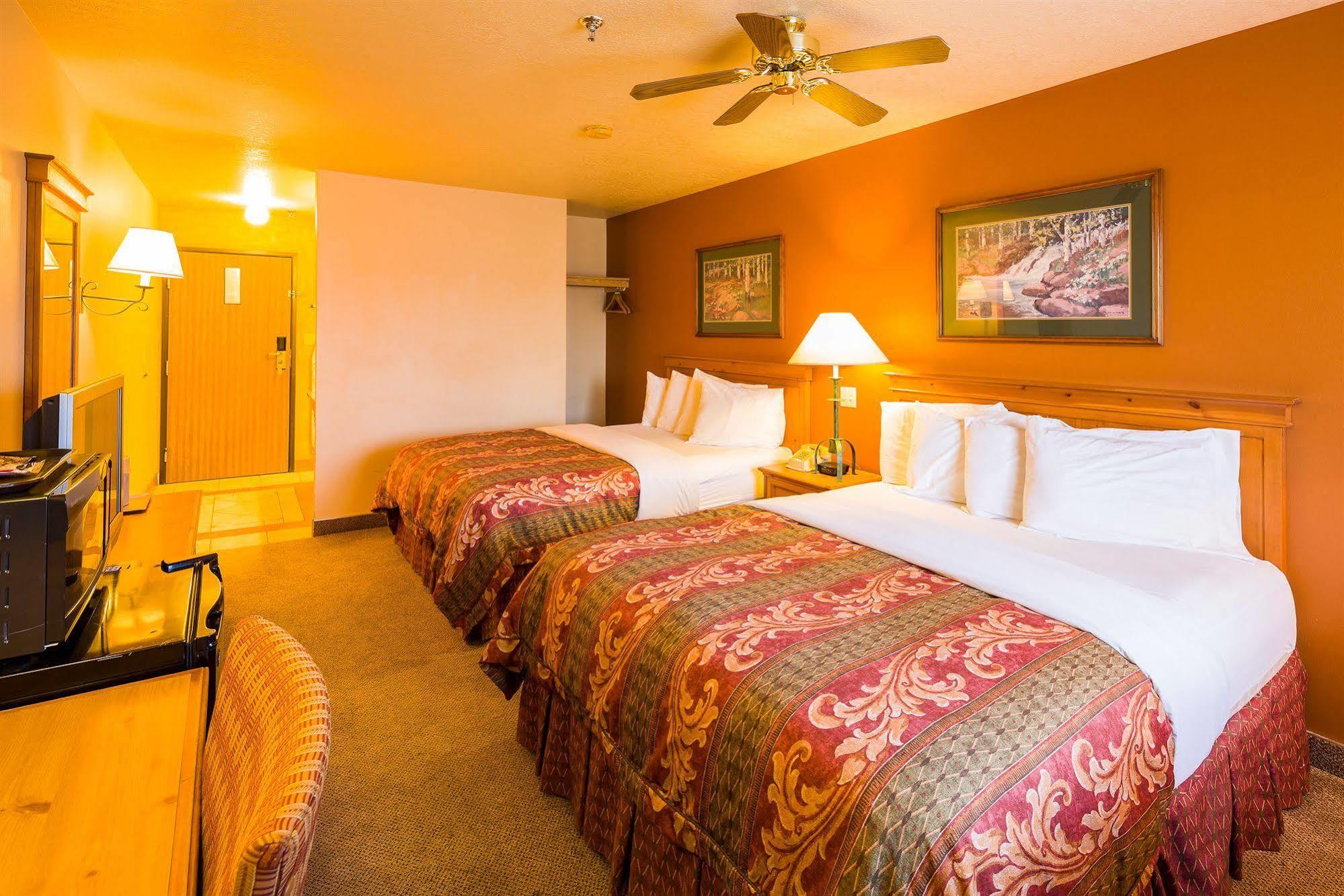 Alpine Inn & Suites Гънисън Екстериор снимка
