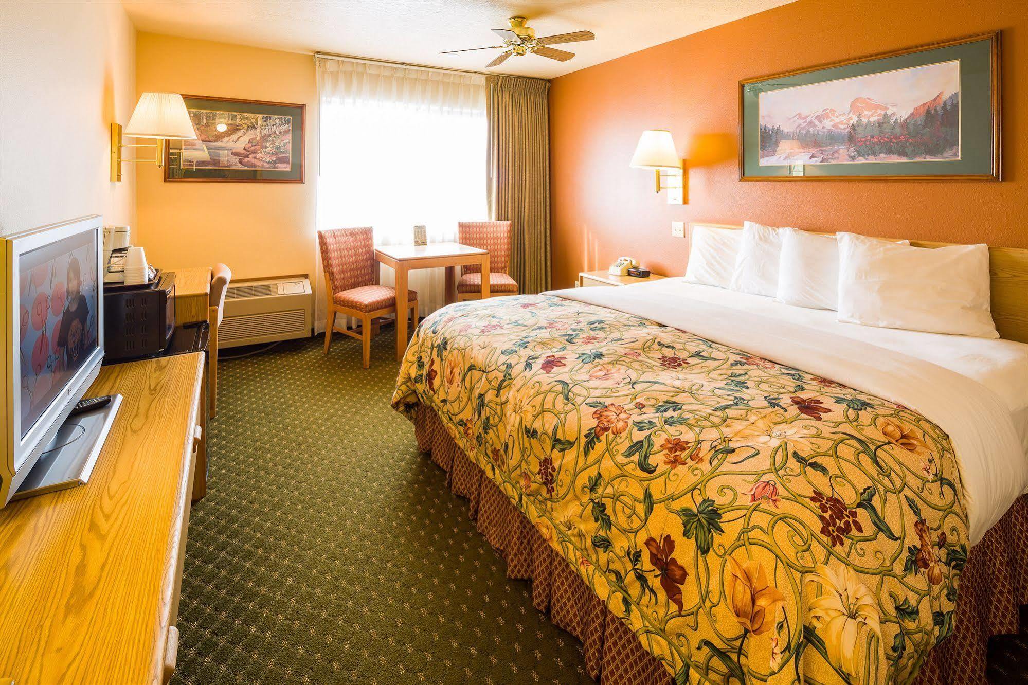 Alpine Inn & Suites Гънисън Екстериор снимка
