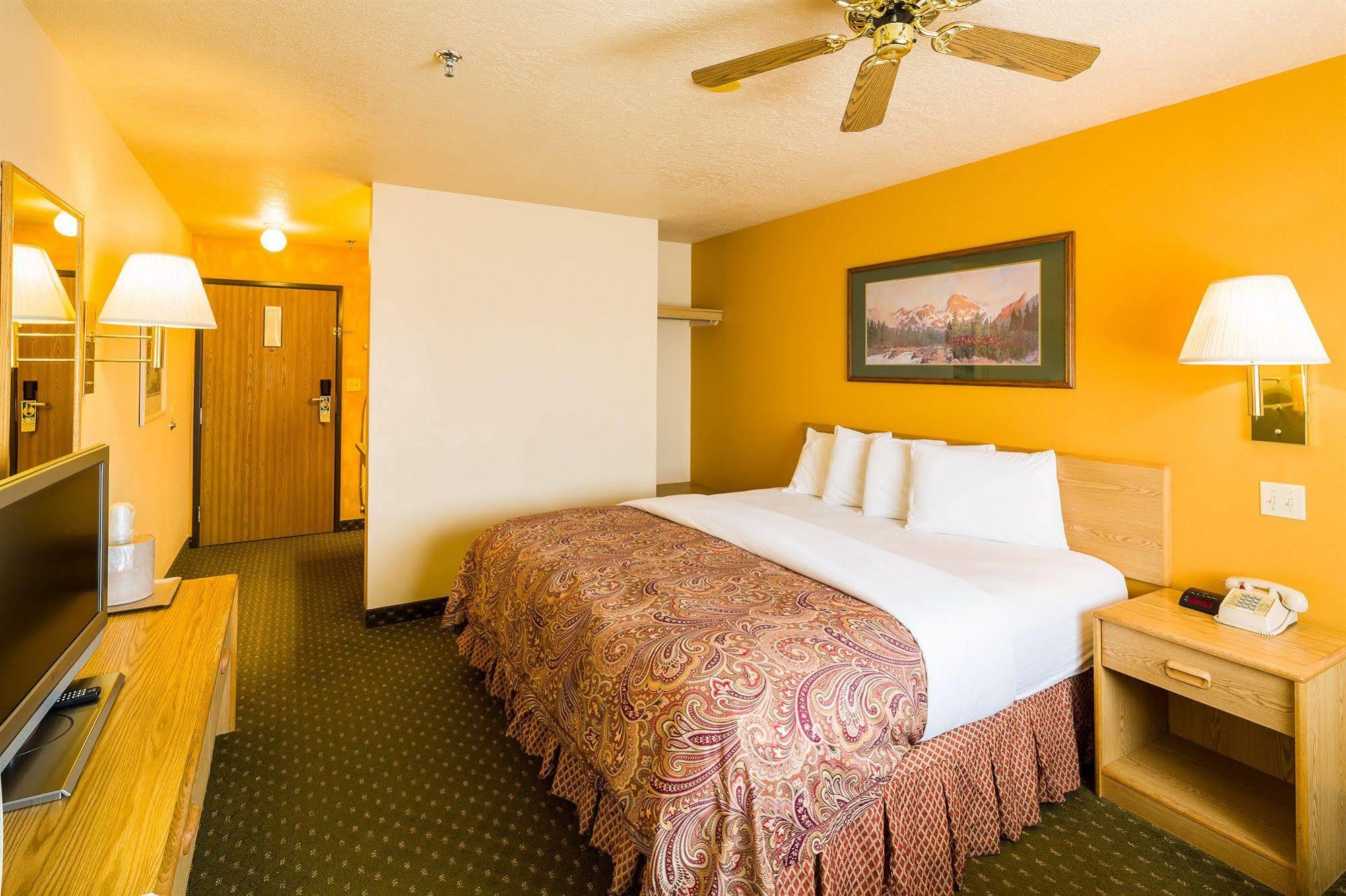 Alpine Inn & Suites Гънисън Екстериор снимка