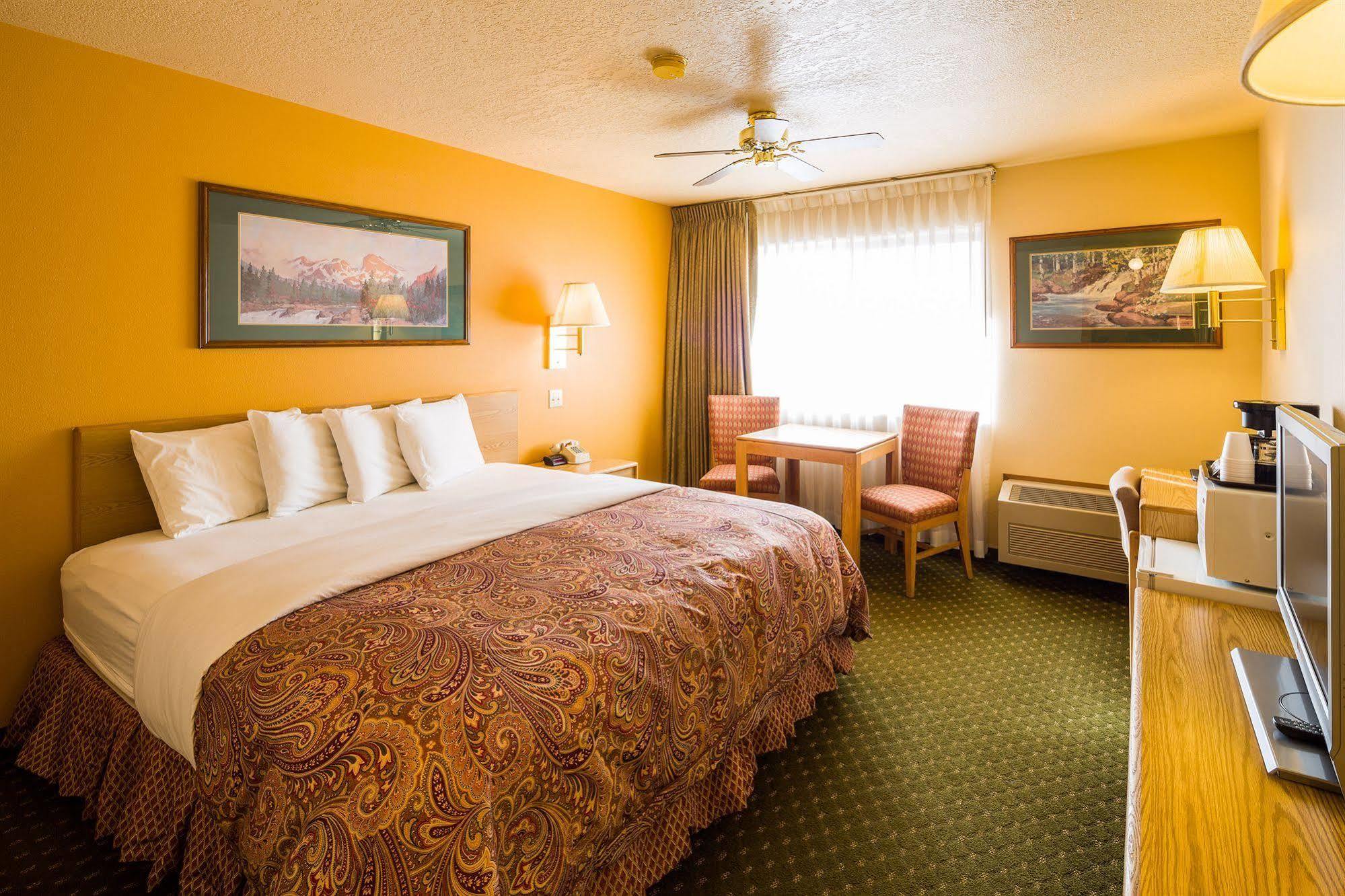 Alpine Inn & Suites Гънисън Екстериор снимка